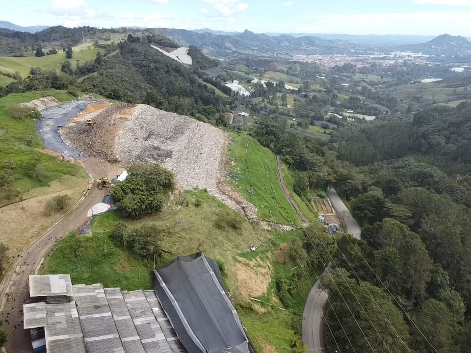 Vista aérea del relleno de La Ceja